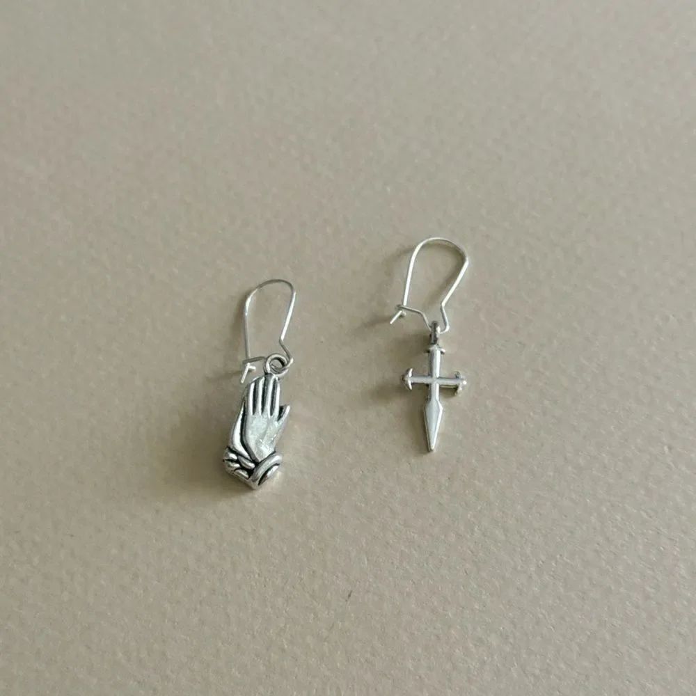 Cross Earrings  R917